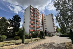 Drei-Zimmerwohnung mit Balkon und Garage