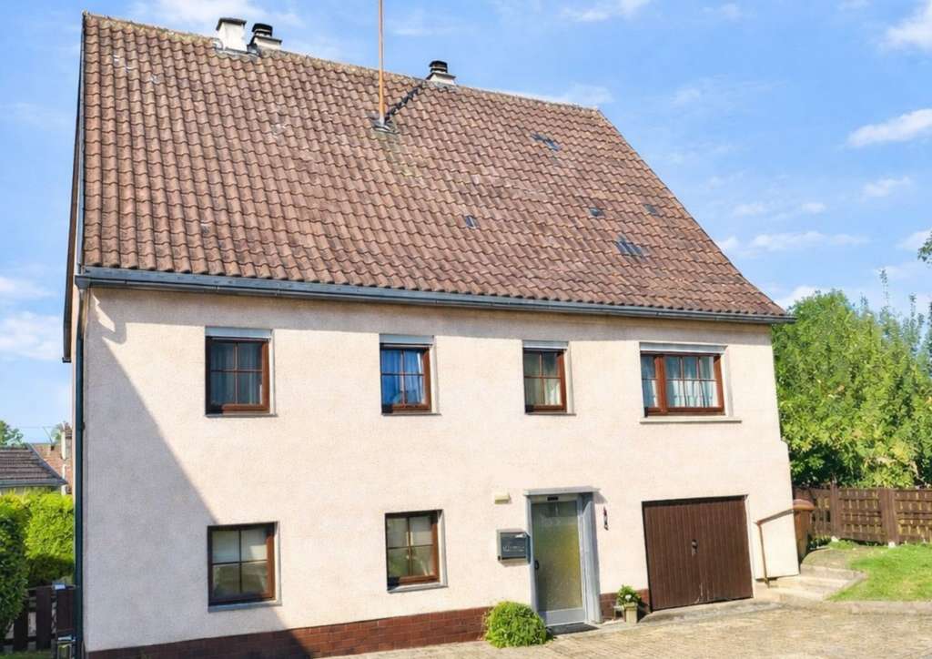 Immobilie in Spaichingen - Kapitalanlage mit Perspektive - Vermietetes Haus mit Potential ! - Bild 1