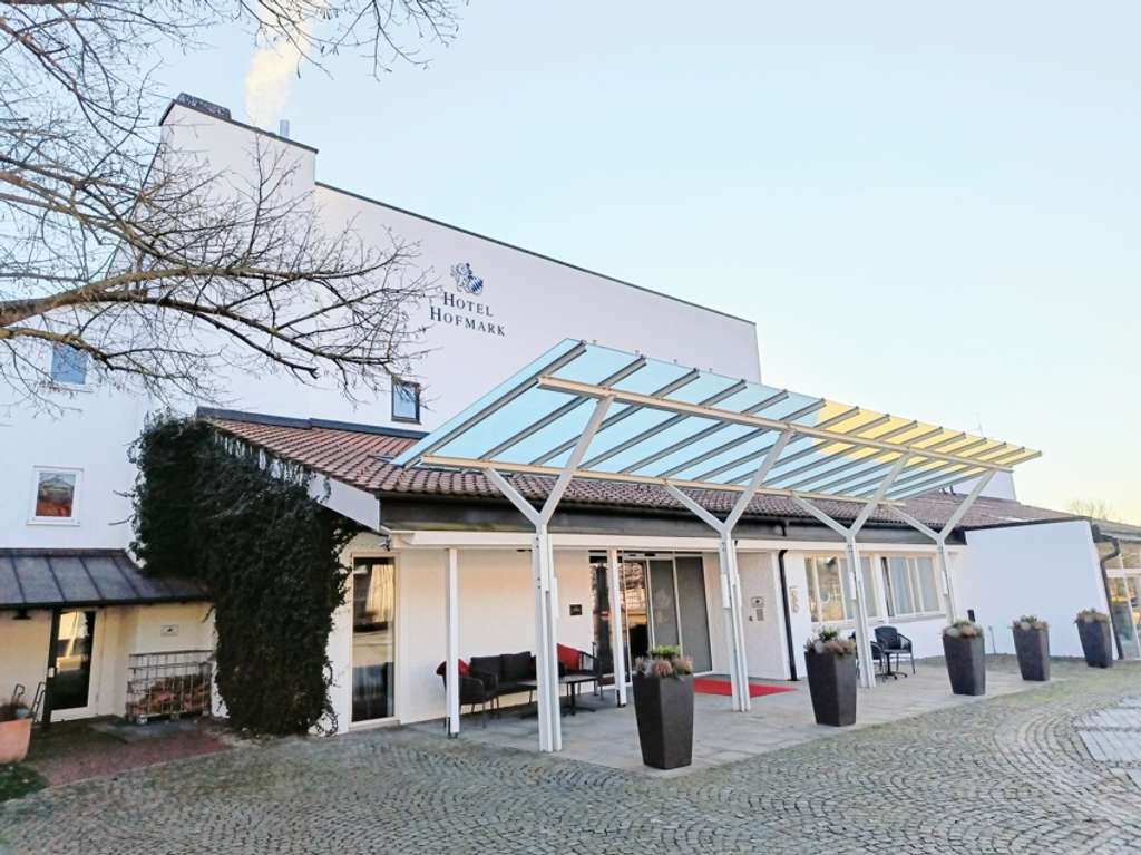 Immobilie in Bad Birnbach - 3,93 % Rendite - Hotelappartement im 4 Sterne HOTEL HOFMARK MIT BADEMANTELGANG ZUR ROTTAL-TERME - Bild 1