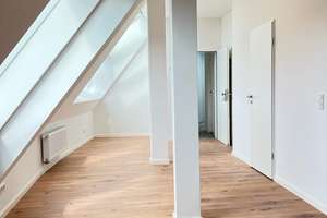 Modernes Dachgeschoss-Apartment mit Aufzug – Stiftstraße 6, 52062 Kaiserplatz, Aachen – Vorschaubild 3