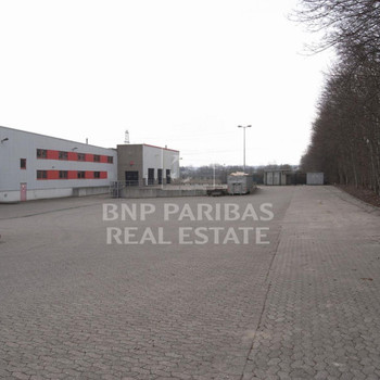 Stützenfreie Lager-/Produktionshalle mit Außenfläche in Hürth