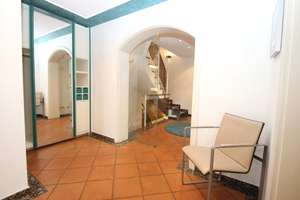 Viel Platz für die ganze Familie
EFH in Bonn-Heiderhof mit Terrassen, Garten und Garage – Die vollständige Adresse der Immobilie erhältst du vom Anbieter., 53177 Heiderhof, Bonn – Vorschaubild 4