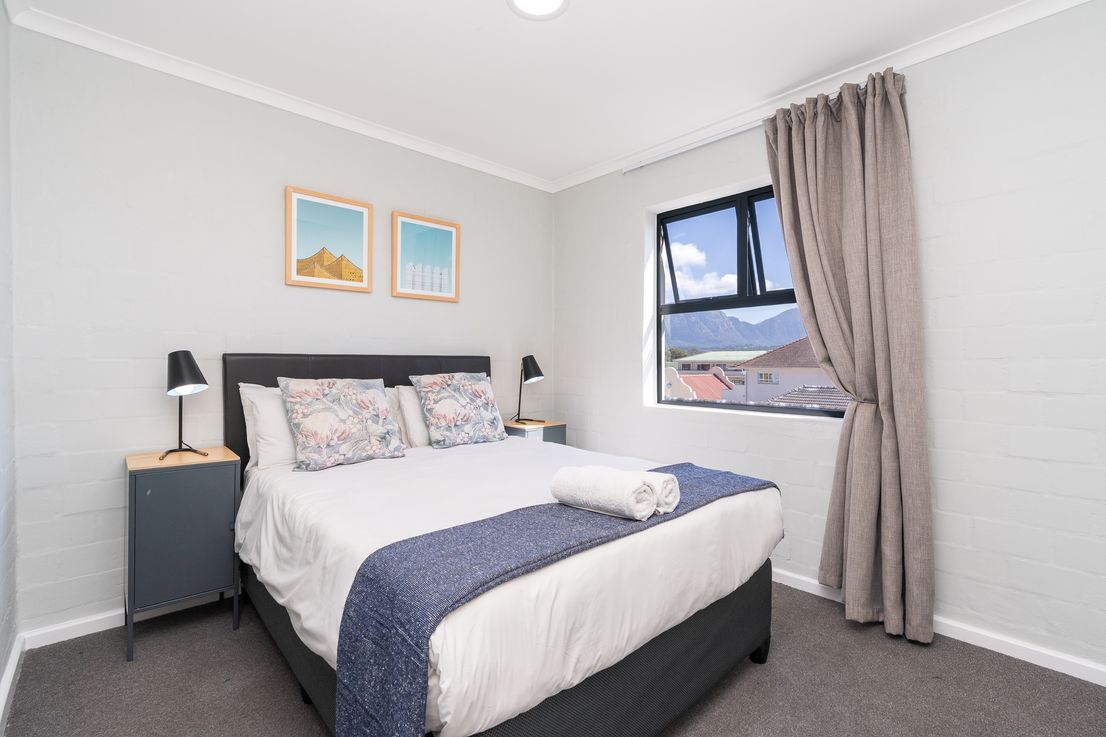 Y. 312 Eaton Square-17