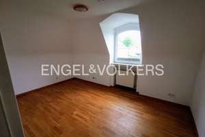 Exklusives Wohnen im Dachgeschoss einer stilvollen Stadtvilla mit Balkon – Die vollständige Adresse der Immobilie erhältst du vom Anbieter., 57072 Siegen, Siegen – Vorschaubild 10