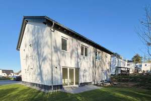 Neubau Doppelhaushälfte, Erstbezug in Lich - Muschenheim – Die vollständige Adresse der Immobilie erhältst du vom Anbieter., 35423 Lich – Vorschaubild 3