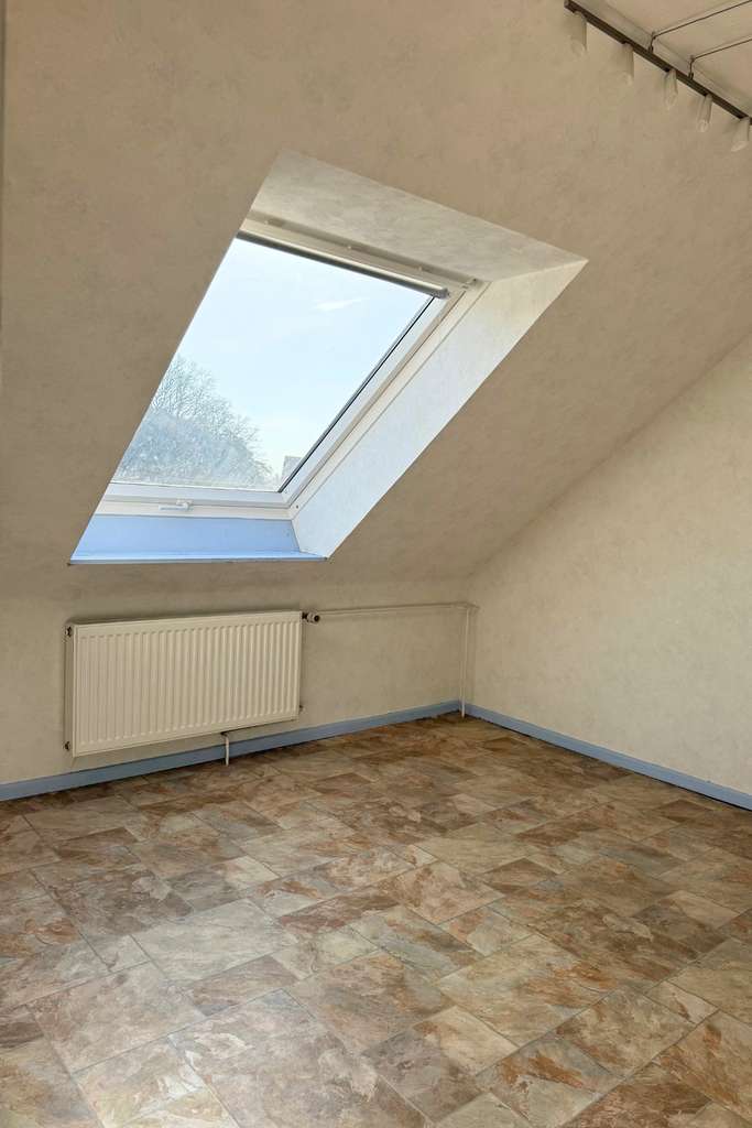 Immobilie in Gifhorn - *TOP DEAL* Dachgeschoss Wohnung in Innenstadtnähe von Gifhorn INKL. GARAGE - Bild 2