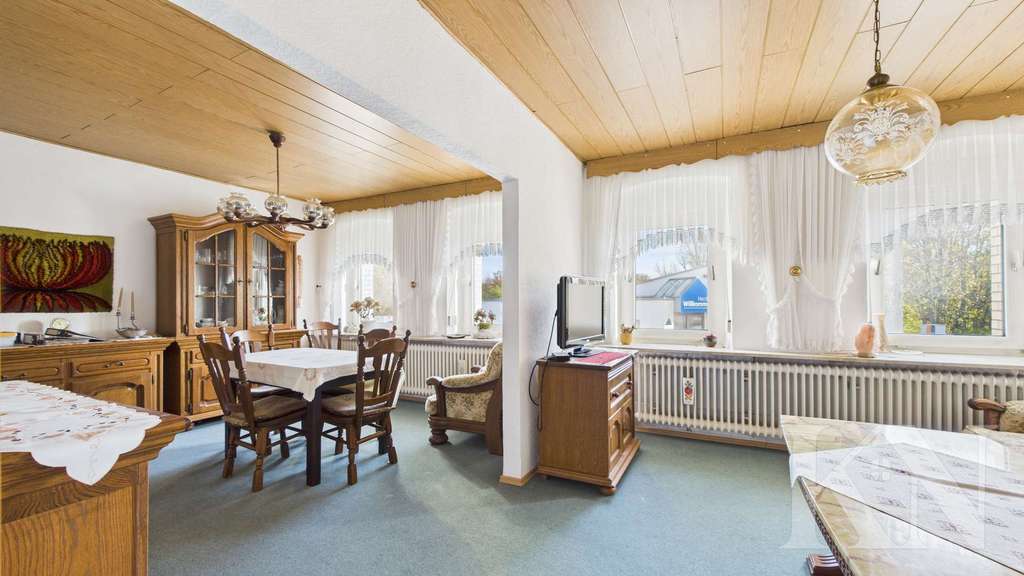 Immobilie in Heusweiler - Geräumiges Einfamilienhaus mit Garten, Garage und vielfältigen Möglichkeiten! - Bild 3