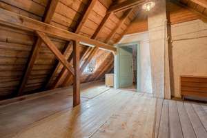 Historische „Villa Bavaria“ mit Charakter – sanierungsbedürftiges Einfamilienhaus im Heimatstil – Die vollständige Adresse der Immobilie erhältst du vom Anbieter., 85567 Grafing bei München – Vorschaubild 17
