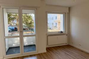 Kernsaniertes, sonniges & bezugsfreies Appartement am Ku’dammhe