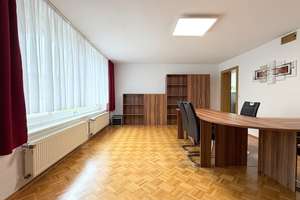 Flexibles Wohnkonzept: Großzügiges Wohnhaus mit Arbeitsbereich und Garten in 78586 Deilingen – Die vollständige Adresse der Immobilie erhältst du vom Anbieter., 78586 Deilingen – Vorschaubild 23