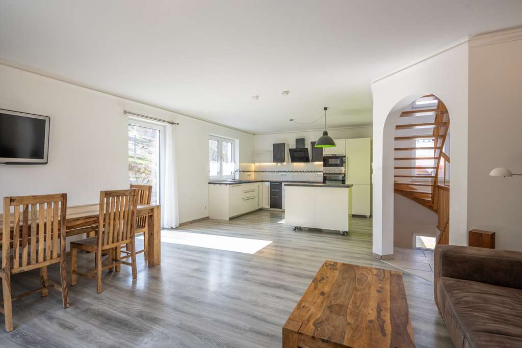 Immobilie in Bad Kohlgrub - Modernes Wohnglück mit Alpenflair - Einfamilienhaus in naturnaher Bestlage am Hörnle in Bad Kohlgrub - Bild 3