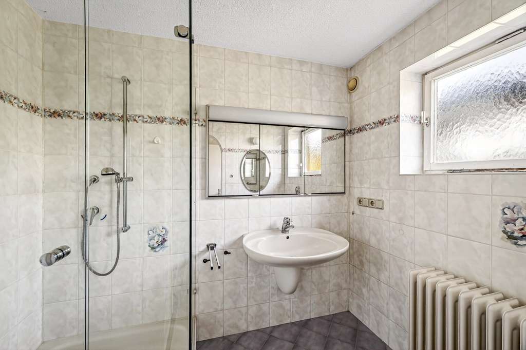 Immobilie in Allmendingen - Sanierungsobjekt mit Potenzial: Wohnen und Werkeln in Aussichtslage von Allmendingen - Bild 4