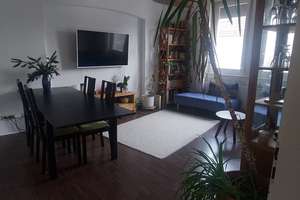 Charmante 3-Zimmer-Altbau-Wohnung mit kleinem franz. Balkon in der Gutbrodstr.