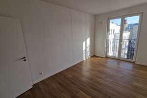 Helle 3-Zimmer-Wohnung mit Balkon, Einbauküche und Fußbodenheizung in Berlin – In den Alboingärten 27, 12103 Schöneberg, Berlin – Vorschaubild 3