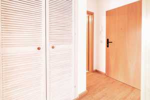 Lichtdurchflutetes 2-Zimmer-Wohnhighlight mit Balkon in Südlage-stilvoll wohnen. Sackgassenendlage. – Albertus-Magnus-Straße 20a, 42719 Solingen – Vorschaubild 5