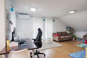 Modernisierte DG-Wohnung in Ohmenhausen mit 2 TG-Stellplätzen – Die vollständige Adresse der Immobilie erhältst du vom Anbieter., 72770 Ohmenhausen, Reutlingen – Vorschaubild 2