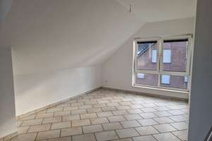 Wohnen mit Charakter: 2,5-Zimmer-Dachgeschosswohnung in Duisburg – Die vollständige Adresse der Immobilie erhältst du vom Anbieter., 47239 Rumeln-Kaldenhausen, Duisburg – Vorschaubild 2
