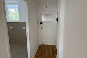 Hochwertig Renoviert: Freies 1,5-Zimmer-Apartment mit Balkon – Otto-Suhr-Allee 114, 10585 Charlottenburg, Berlin – Vorschaubild 16