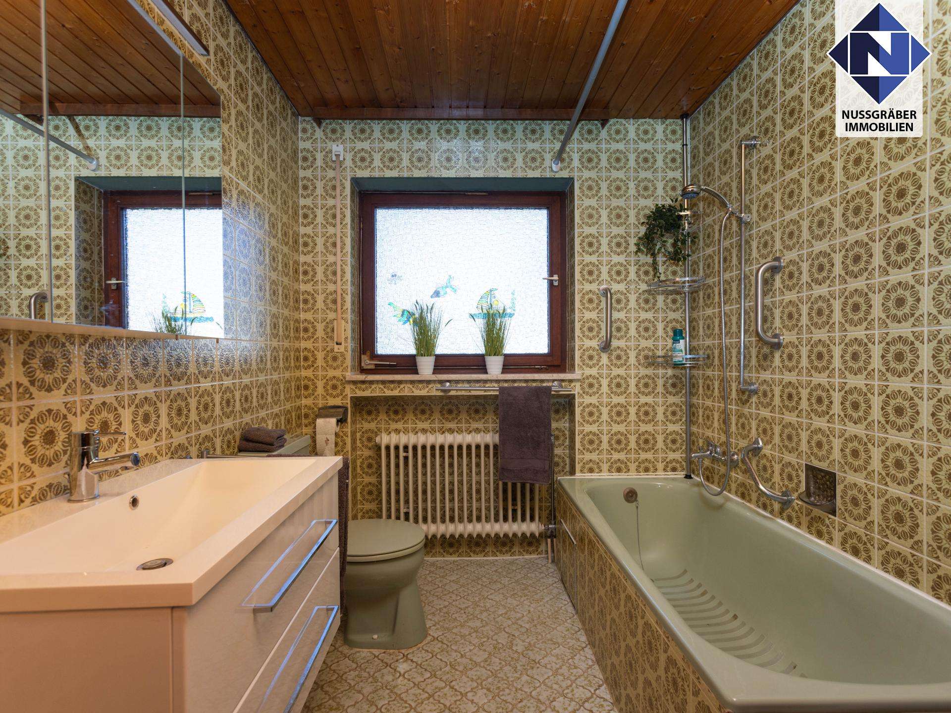 Immobilie in Frickenhausen - Familienparadies mit 7,5 Zimmern, offenem Kamin und großem Garten - Bild 4