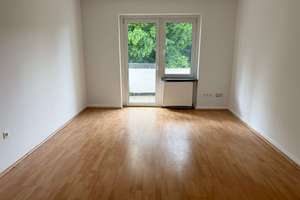 Geräumige 3-Zimmer-Wohnung mit 93 m² Wfl. und Balkon