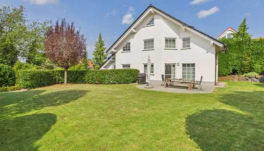 Bild von Weitläufiges und top gepflegtes Zuhause für anspruchsvolle Familien in ruhiger Lage