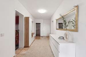 Großzügige 4-Zimmer-Wohnung mit Balkon und Aufzug – Die vollständige Adresse der Immobilie erhältst du vom Anbieter., 30519 Wülfel, Hannover – Vorschaubild 3