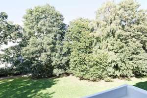 Teilmöblierte 2-Zimmer-Wohnung mit Balkon in Hamburg-Hummelsbüttel – Lentersweg 1, 22339 Hummelsbüttel, Hamburg – Vorschaubild 2