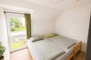 Neuwertige Doppelhaushälfte in Hamburg-Oldenfelde | 157 m² · 6 Zimmer · Südwest-Garten – Die vollständige Adresse der Immobilie erhältst du vom Anbieter., 22147 Rahlstedt, Hamburg – Vorschaubild 13
