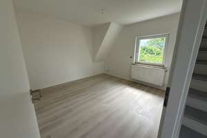 Wohnen mit Charakter: Vier-Zimmer-Wohnung in Wuppertal – Nevigeser Straße 480a, 42111 Uellendahl-Katernberg, Wuppertal – Vorschaubild 12