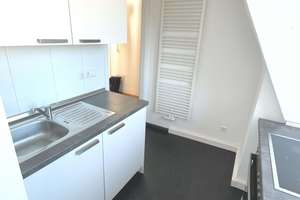 Aussicht über Stuttgart | Sanierte Dachgeschoss-Altbau-Wohnung – Libanonstraße 28, 70184 Gänsheide, Stuttgart – Vorschaubild 6