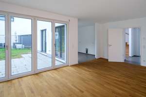 Exklusives Einfamilienhaus mit großer Dachterrasse // provisionsfrei – Hedemann Straße 34, 15806 Zossen – Vorschaubild 3