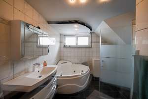 Außergewöhnliche 2-Zimmer-Dachgeschosswohnung mit Kamin, Vollbad, Balkon & ausgebautem Dachboden – Die vollständige Adresse der Immobilie erhältst du vom Anbieter., 59514 Welver – Vorschaubild 8