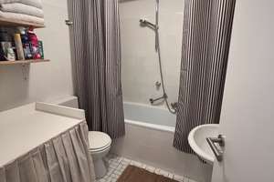 Charming 1-Room Apartment in the Heart of Nürnberg Altstadt | 45 m² | €745 Warm | Available 1 Nov – Geiersberg 15, 90403 Altstadt, Sankt Sebald, Nürnberg – Vorschaubild 9
