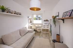 Panoramaaussicht inklusive: Modernisierte 3-Zimmer-Wohnung mit Loggia und Garage – Die vollständige Adresse der Immobilie erhältst du vom Anbieter., 51381 Bergisch Neukirchen, Leverkusen – Vorschaubild 3