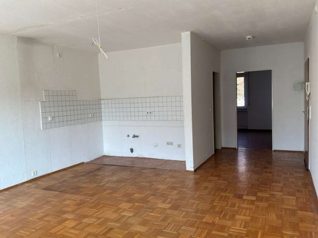 Immobilie in Bodenheim - Lichtdurchflutete 2-ZKB-Wohnung mit Sonnenbalkon u. PKW-Stellplatz in Bodenheim/ Sofortbezug möglich - Bild 2
