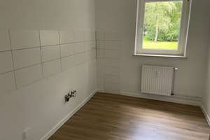 Im Wasserkamp 15, E L - Modernisierte 3-Zimmer-Wohnung im Erdgeschoss mit Loggia und viel Stauraum! – Im Wasserkamp 15, 38120 Weststadt, Braunschweig – Vorschaubild 2