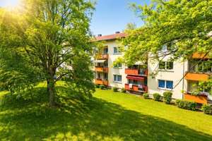 Mitten im Grünen - 
Ideal zonierte 3 Zimmer Wohnung im Regensburger Stadtosten
