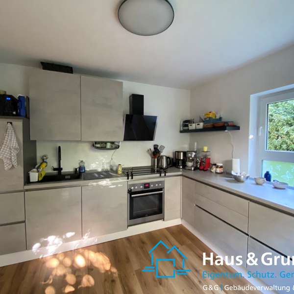 *** Großzügige, helle 5-Zimmer-Erdgeschoss-Wohnung mit Terrasse und Gemeinschaftsgarten ****