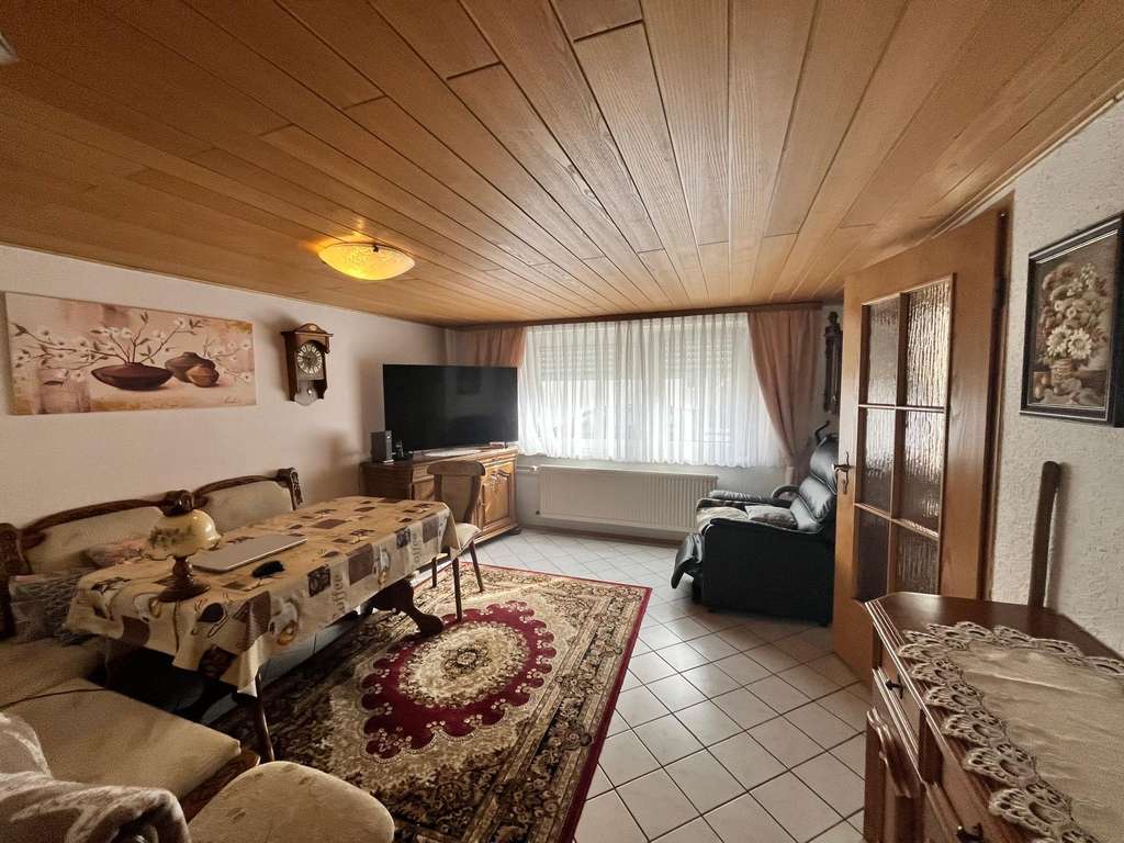 Immobilie in Willstätt - Charmantes Einfamilienhaus in ruhiger Lage mit viel Potenzial - Bild 3