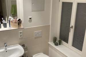 ++ BEZUGSFREI AB 01.07.26 // Charmante 3-Zimmer Wohnung // Aufzug // Balkon ++ – Die vollständige Adresse der Immobilie erhältst du vom Anbieter., 4299 Stötteritz, Leipzig – Vorschaubild 3