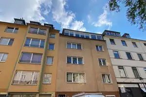 Urbaner Wohnkomfort in Düsseldorf: 3-Zimmer-Wohnung mit Balkon in gefragter Lage – Weseler Strasse 37, 40239 Düsseldorf – Vorschaubild 1