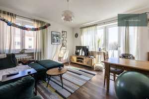 Charmante 4-Zimmer-Etagenwohnung mit Balkon in München-Moosach – Ideal für Paare und kleine Familien – München – Vorschaubild 1