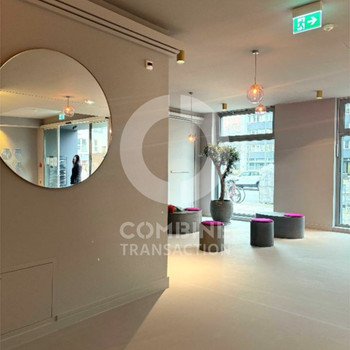 Fertig für eine neue Büro-Idee. combine Transaction.