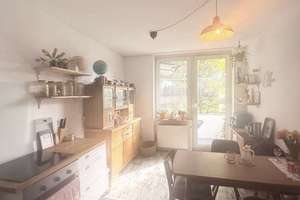 2,5 Zimmer mit Balkon und Gemeinschaftsgarten in zentraler und ruhiger Lage – Färberstraße 106, 40223 Bilk, Düsseldorf – Vorschaubild 3