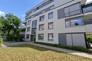 Moderne 3 Raumwohnung mit Balkon und Tiefgaragenstellplatz in Dresden