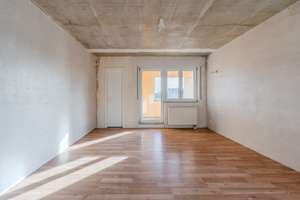 Nur wenige Schritte zum Müggelsee: Helle 2-Zimmer-Dachgeschosswohnung mit Loggia – bezugsfre – Die vollständige Adresse der Immobilie erhältst du vom Anbieter., 12587 Friedrichshagen, Berlin – Vorschaubild 3