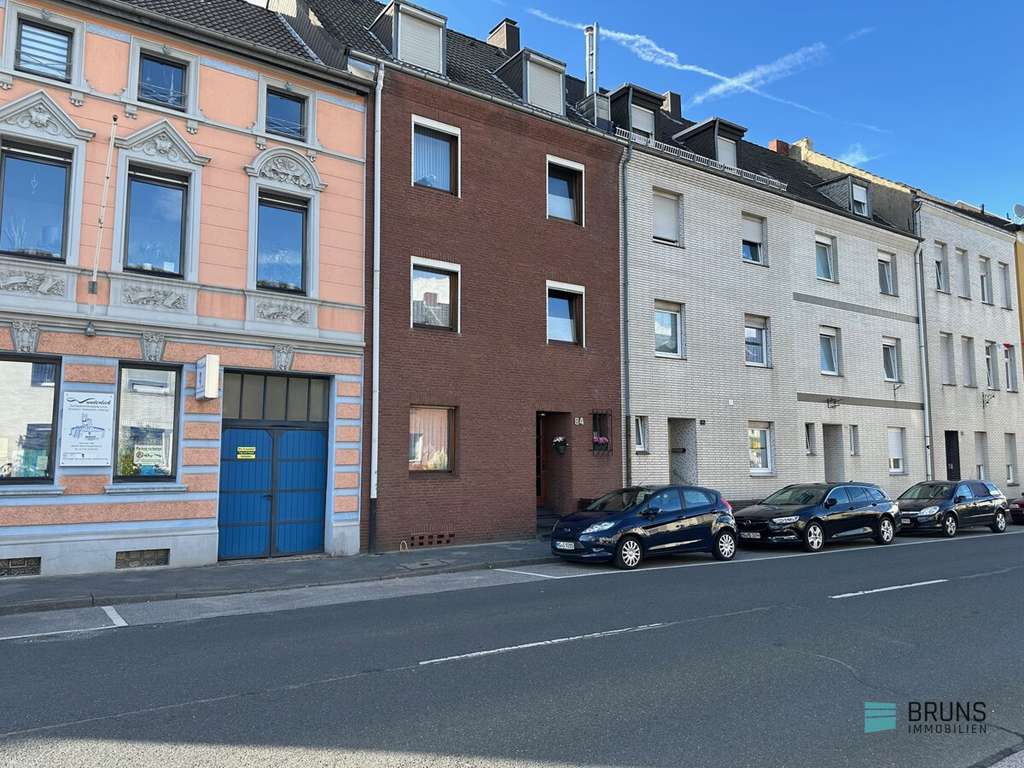Immobilie in Mönchengladbach - Ein- bis Zweifamilienhaus in zentraler Wohnlage - Bild 0