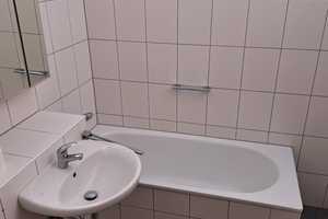 Modernes Haus mit Garten, Garage & Einbauküche – Glasfaser & Terrasse! – Bielefelder Straße 104, 65931 Frankfurt am Main – Vorschaubild 4
