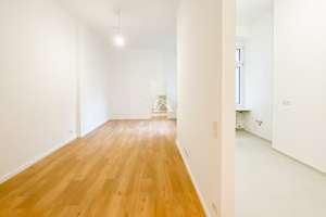 FRISCH SANIERT| RUHIGE 4- ZIMMERWOHNUNG NAHE KUDAMM | 1.OG | 2 BÄDER | WESTBALKON | PROVISIONSFREI | – Damaschkestr. 41, 10711 Halensee, Berlin – Vorschaubild 3