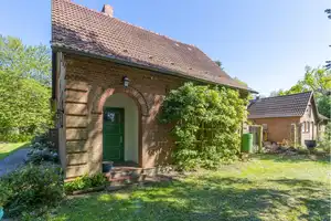 Großzügiges Landhaus mit viel Gartenland im Grünen am Segeberger Forst - ehemalige Dorfschule – Segeberg (Kreis) – Vorschaubild 3